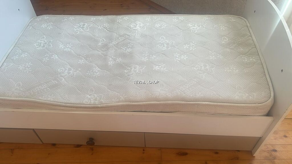 Oğlan və qız üçün, Çarpayı, Matras ilə, Siyirməli