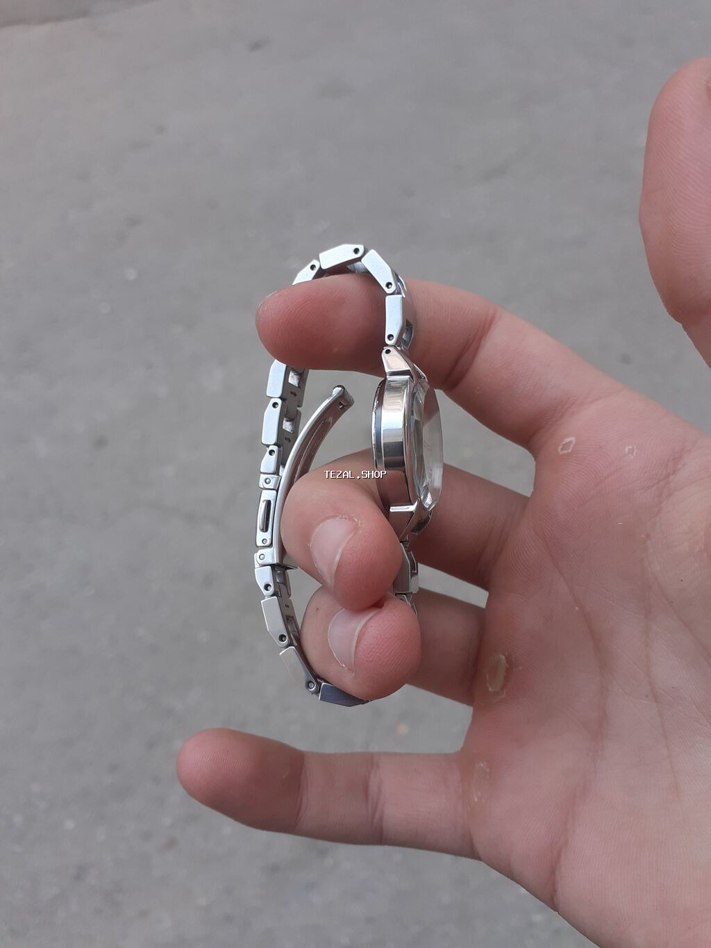 Yeni, Qol saatı - şəkil 3