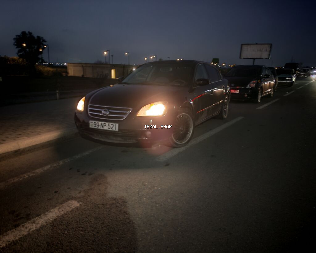 Nissan Altima: 2 l | 2005 il Sedan