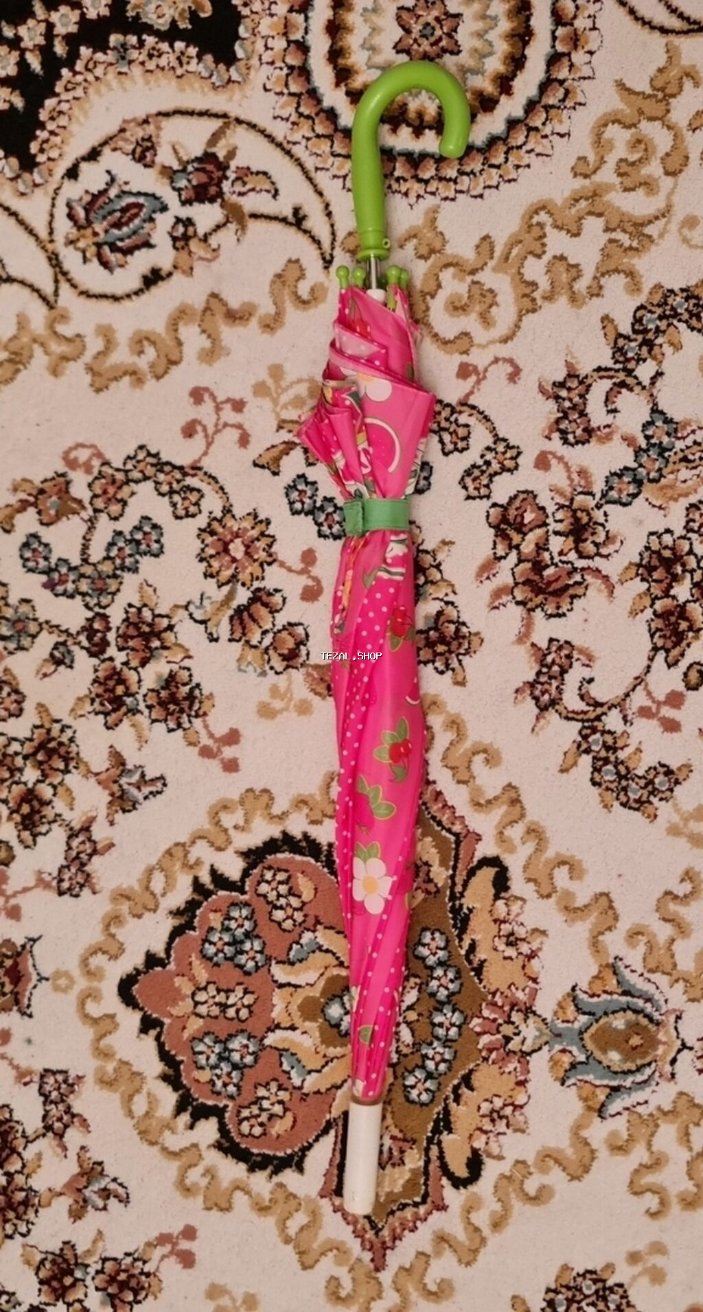 Uşaq üçün çətir tam işlək vəziyyətdədir demək olar ki təzədir 3 manata