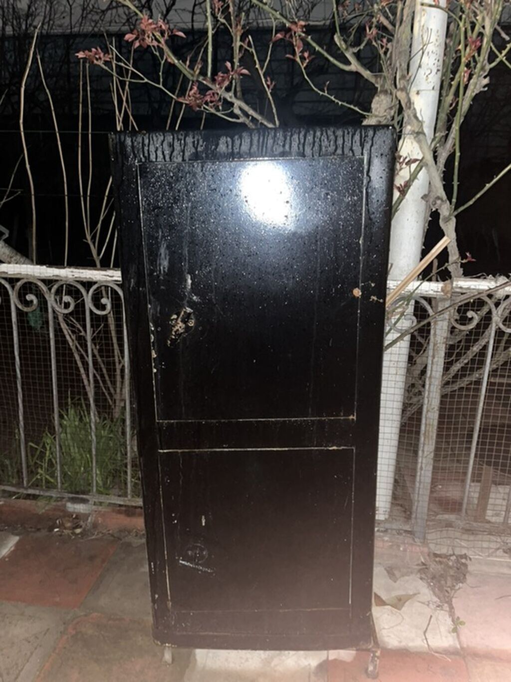 Metall şkaf/saxlama dolabı - Material: qalın metal konstruksiya -