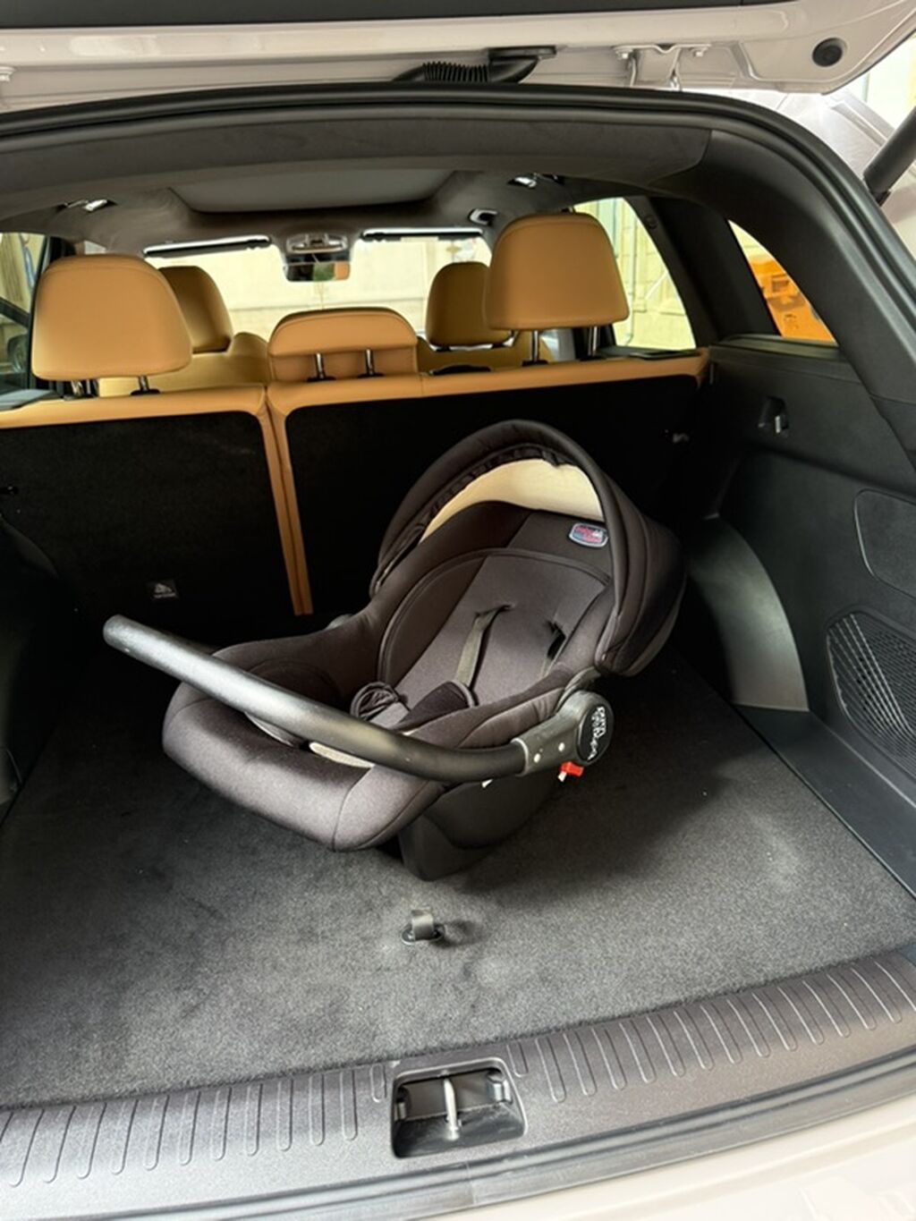 Məhsul: Avtomobil üçün uşaq beşiyi/avtokreslo (körpə taşıma beşiyi)