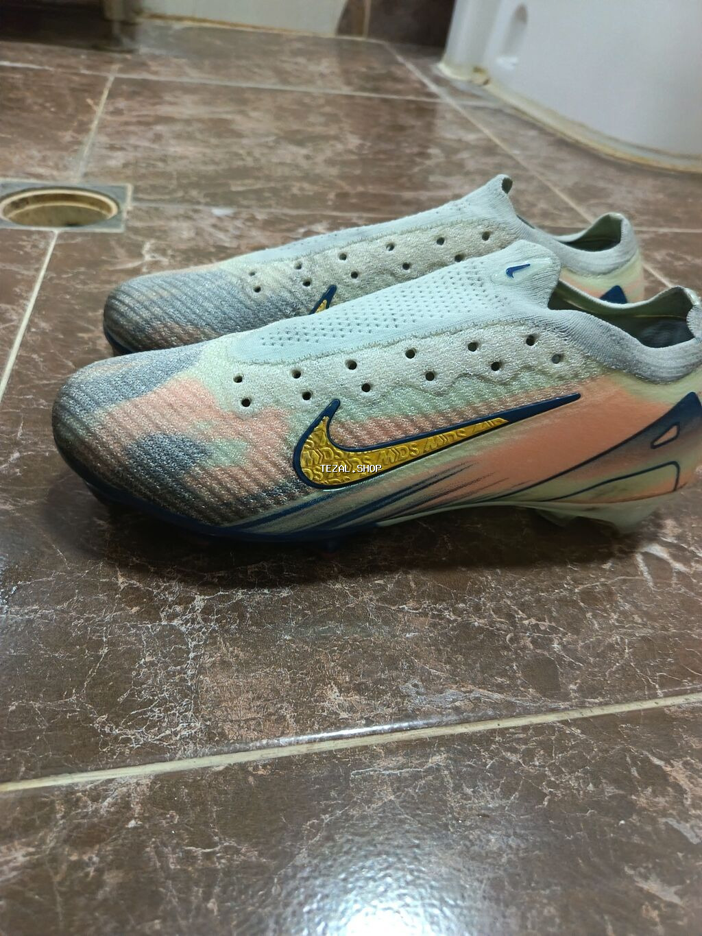 Nike Mercurial kramponları - Model: Nike Mercurial (bağsız/sleeve üst - şəkil 2