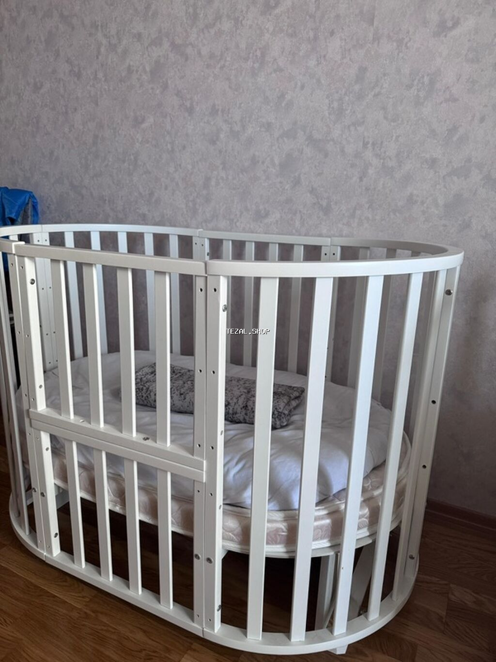 Ağ rəngli oval uşaq beşiyi Çox az işlənib. 400 manata almışıq. Yığılıb