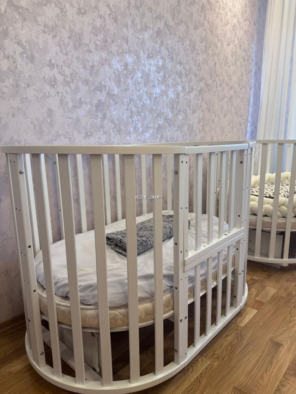 Ağ rəngli oval uşaq beşiyi Çox az işlənib. 400 manata almışıq. Yığılıb - şəkil 2