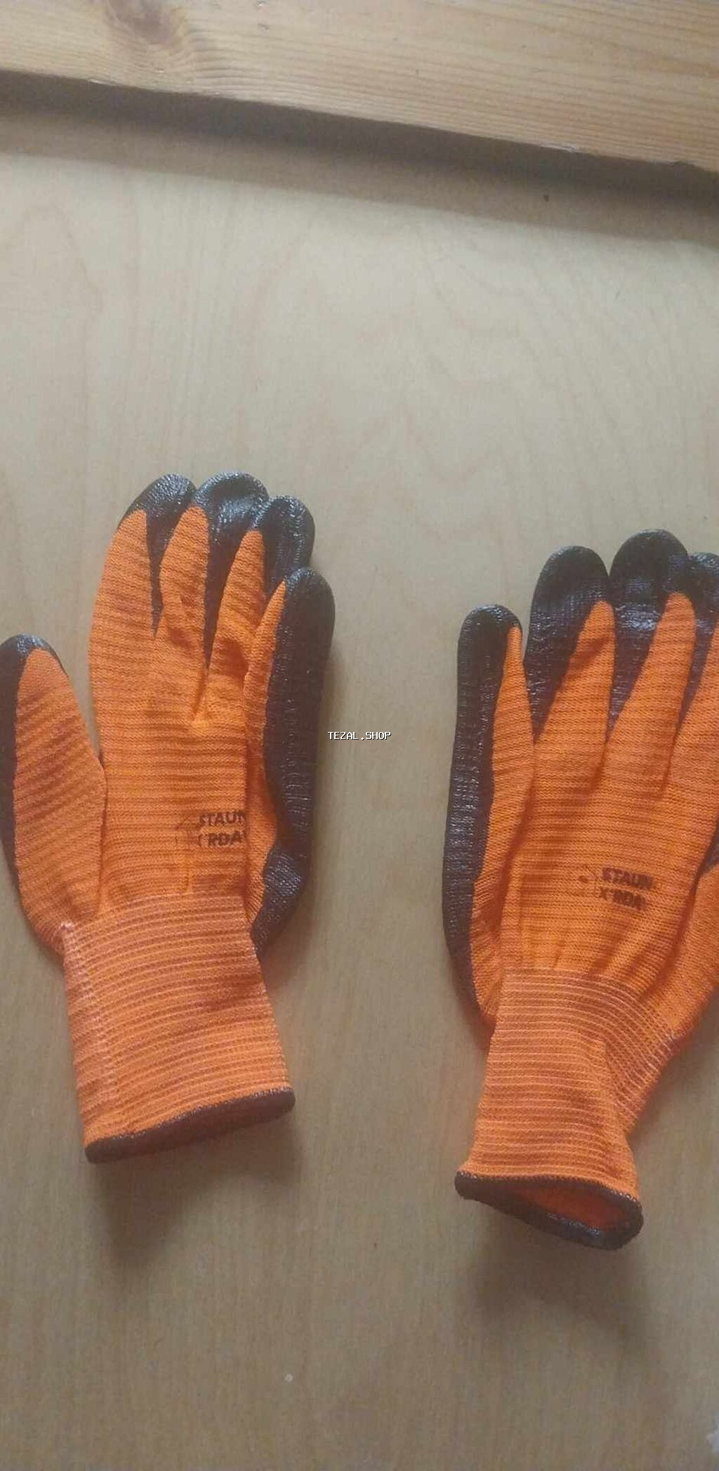 İşçi əlcəkləri
10 ədədi 4 manat