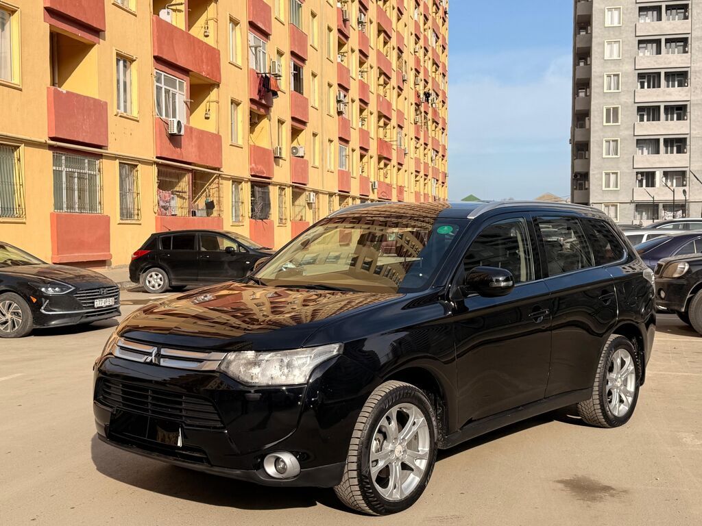 Mitsubishi Outlander: 2.4 l | 2015 il 178000 km Krossover