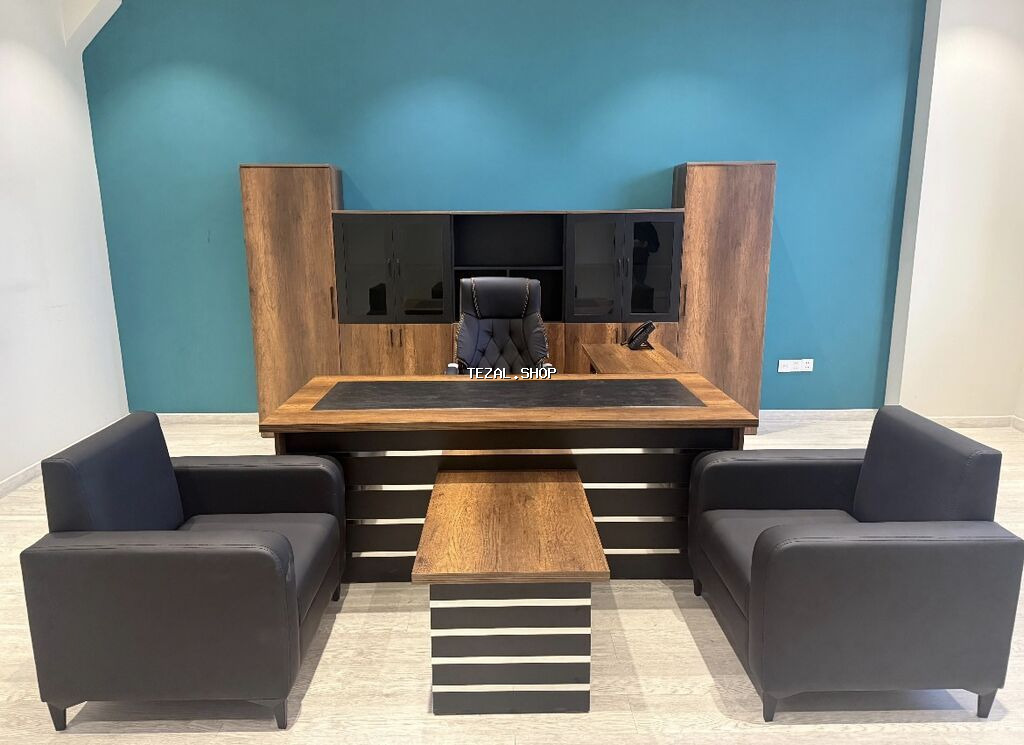 Ofis rəhbər dəstəsi – masa, oturacaq və qonaq zonası - Geniş iş