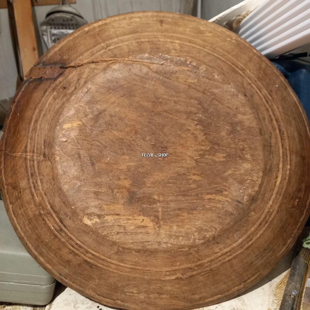 Ağac gövdəsindən hazırlanmış tabağ. - Tabağ, unun ələkdən