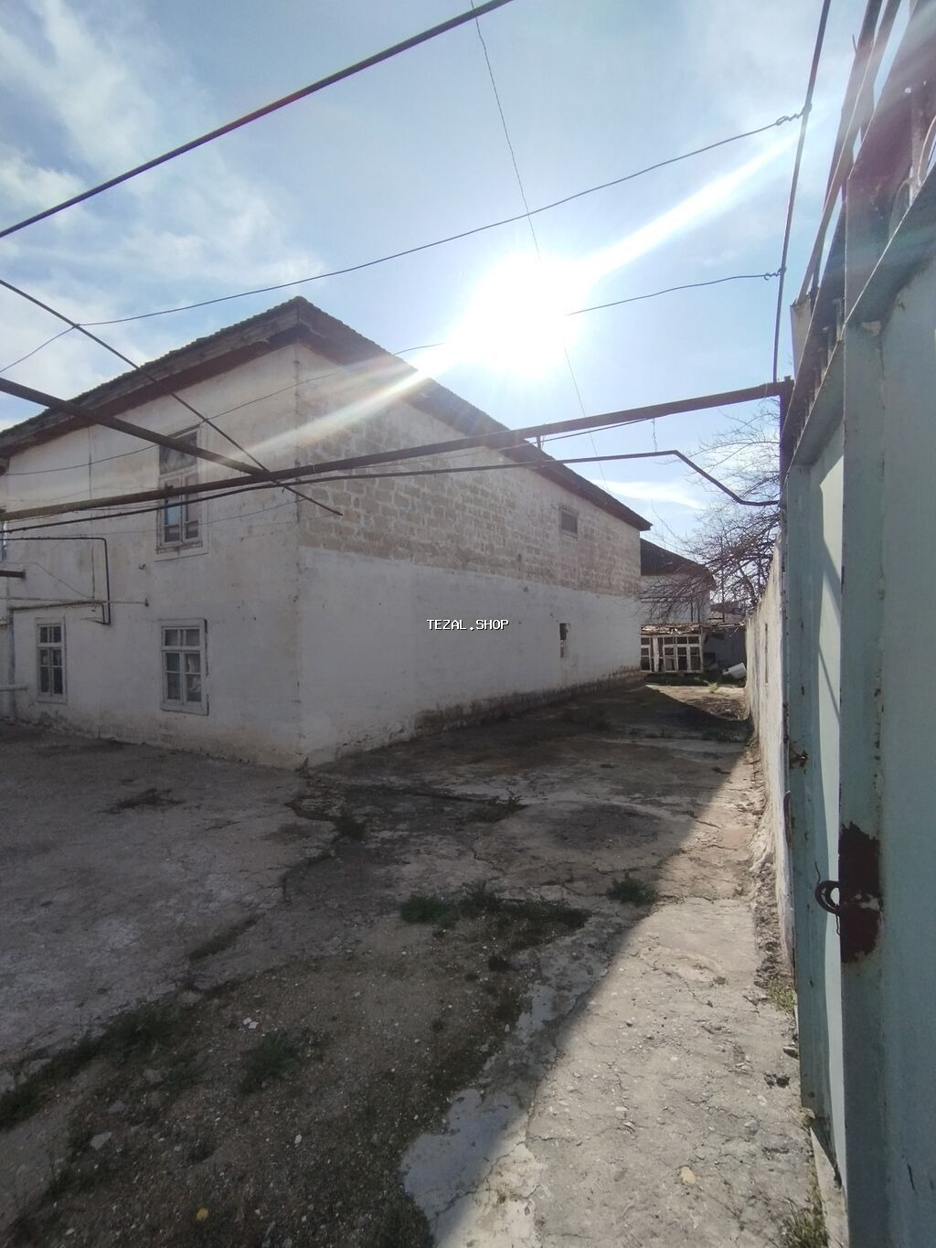 Elit market köhne bazar yaxınlığında Ikimərtəbəli həyət evi və geniş