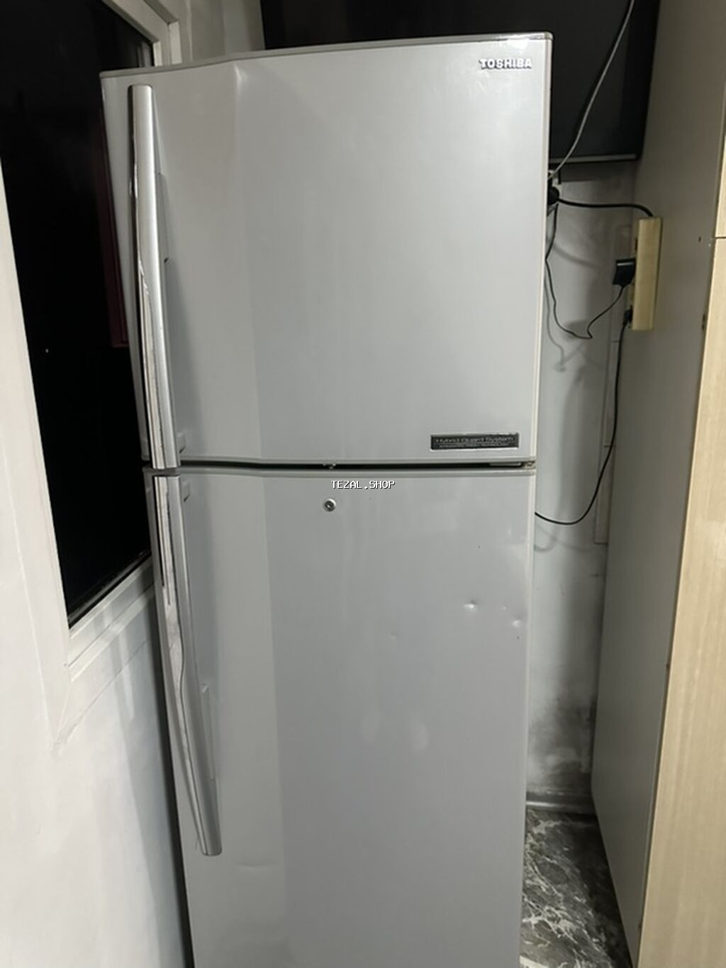 2 qapılı Toshiba Soyuducu Satılır, rəng - Gümüşü