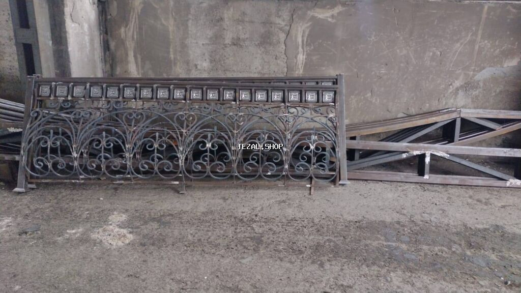 Balkon məhəccəri, Dəmir