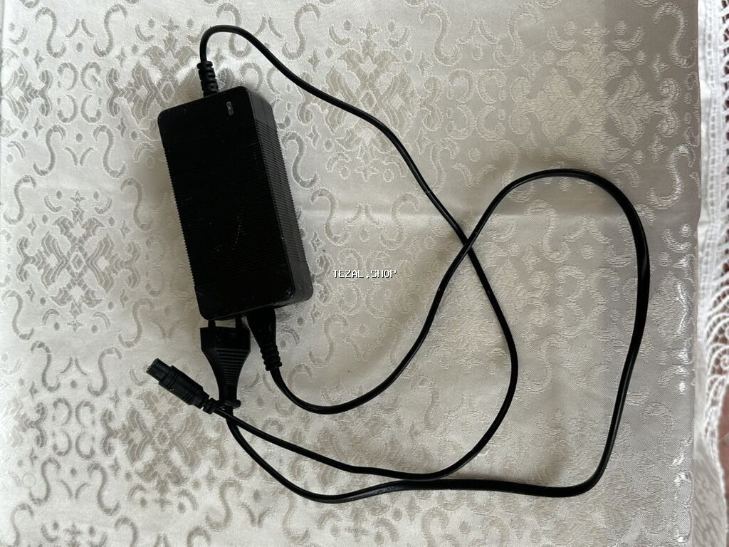 Hoverboard (özünü tarazlayan skuter) - Korpus: qara rəngli, şimşək