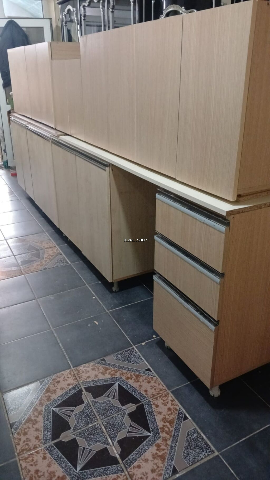 Yeni metbex mebeli rezopali ustune yerleshdirilmeyib.olcu.3.65 sm