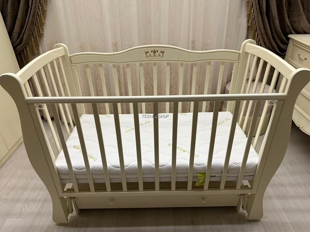 Oğlan və qız üçün, Dördbucaq, Beşik, Dəst ilə, Matras ilə, Yellənmə mexanizm ilə