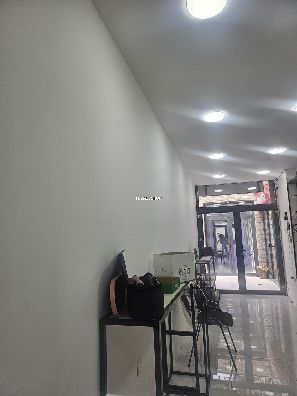 İcarəyə verilir – vitrinli ticarət sahəsi - Təyinat: aksesuar/mobil