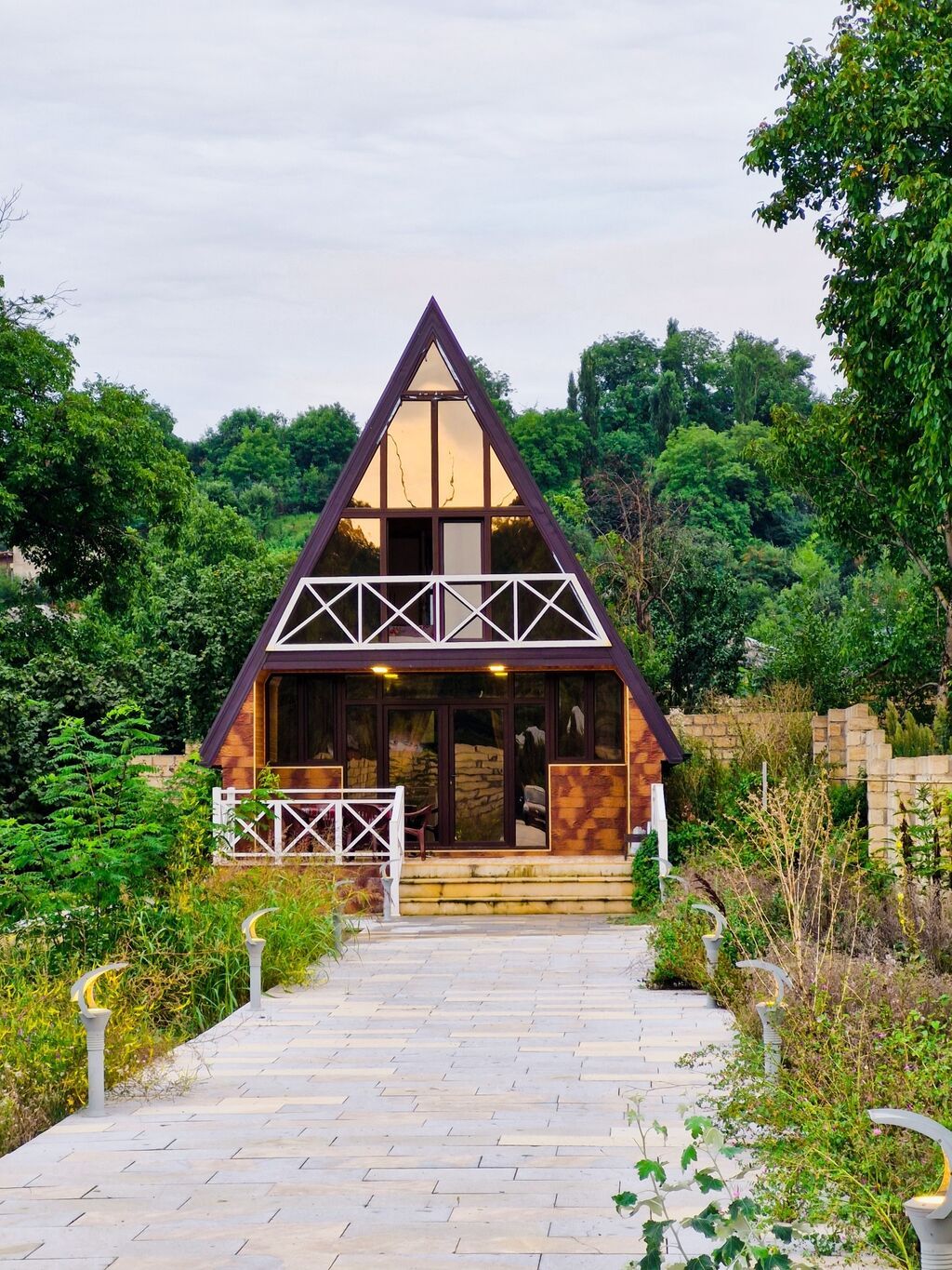 100 kv. m, 3 otaqlı, Hovuzlu, Kombi, Qaz, İşıq