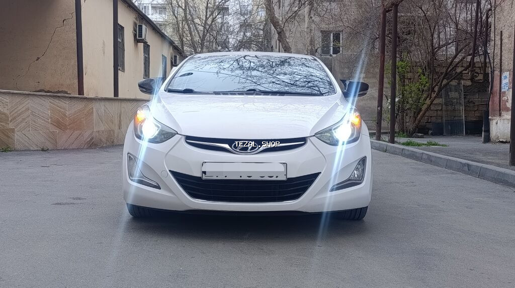 Hyundai Elantra: 1.6 l | 2014 il Sedan