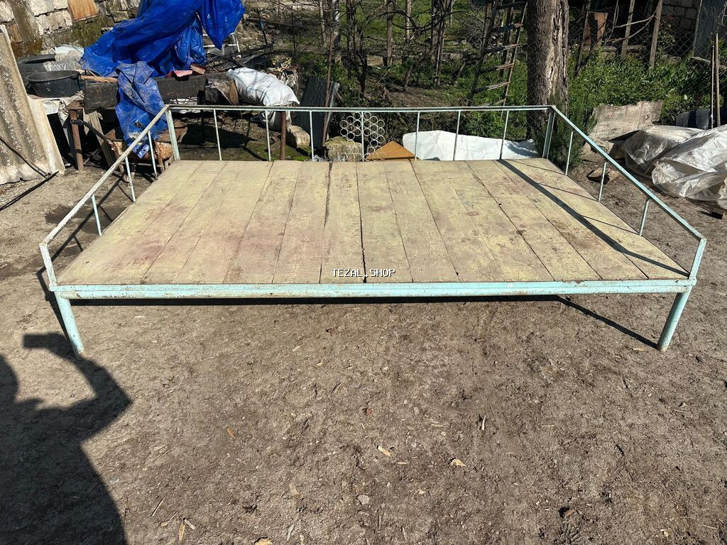 Məhsul: Həyətyanı/bağ üçün dəmir çarpayı-taxta skamya Təsvir: -