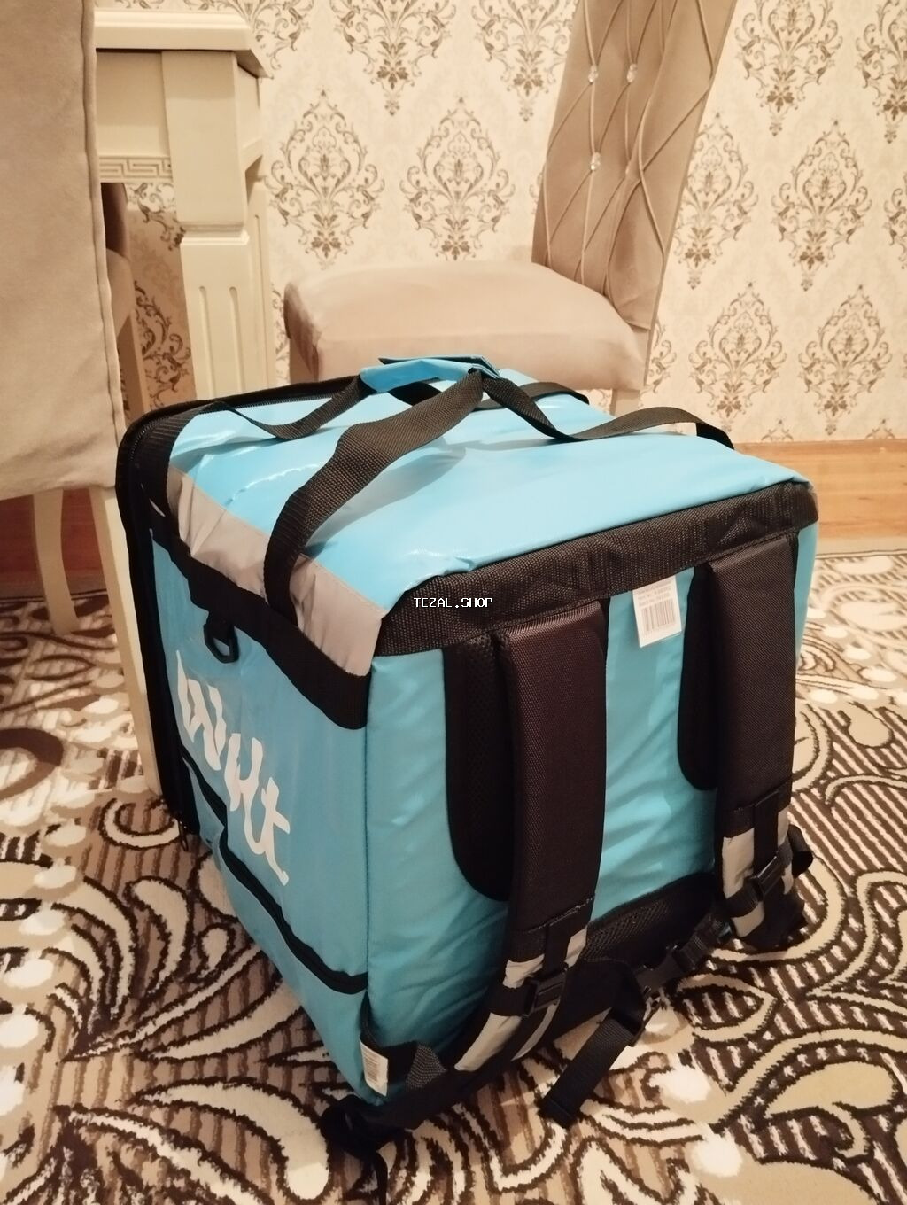 Demək olar ko təzə kimi divandır. Heçbir cırıq və sökük yoxdur Ölçü