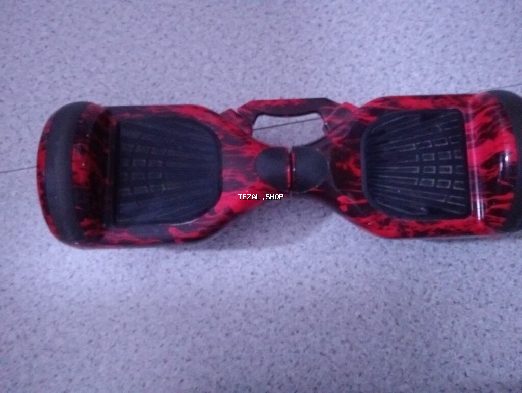 Yaxşı vəziyyətdədir ancaq altında cızıqlar var,zaratka var və saxlayır