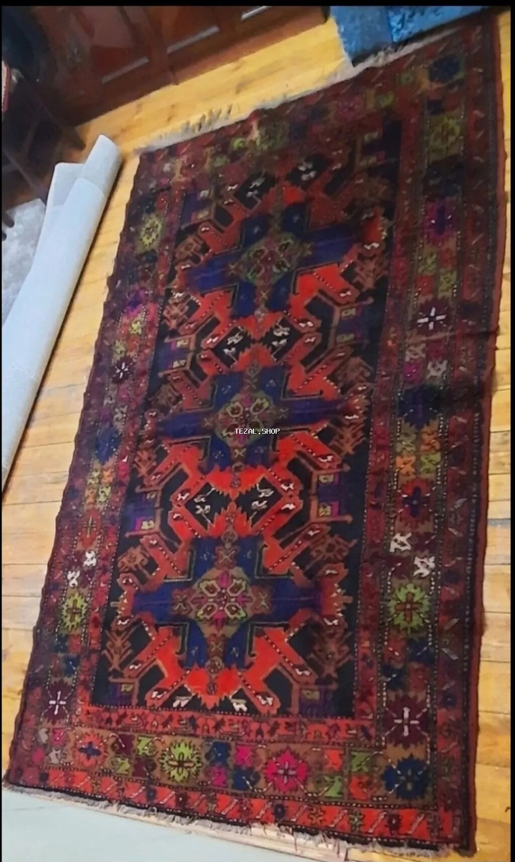 Təcili satilir. Qədimi Əl toxuması xalça - Tip: Şərq/Qafqaz üslublu