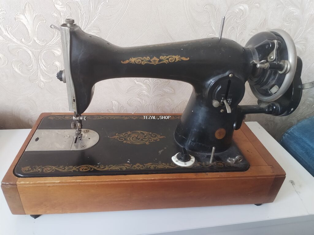 Mexanik tikiş maşını – klassik, əl qolu ilə işləyən model - Korpus