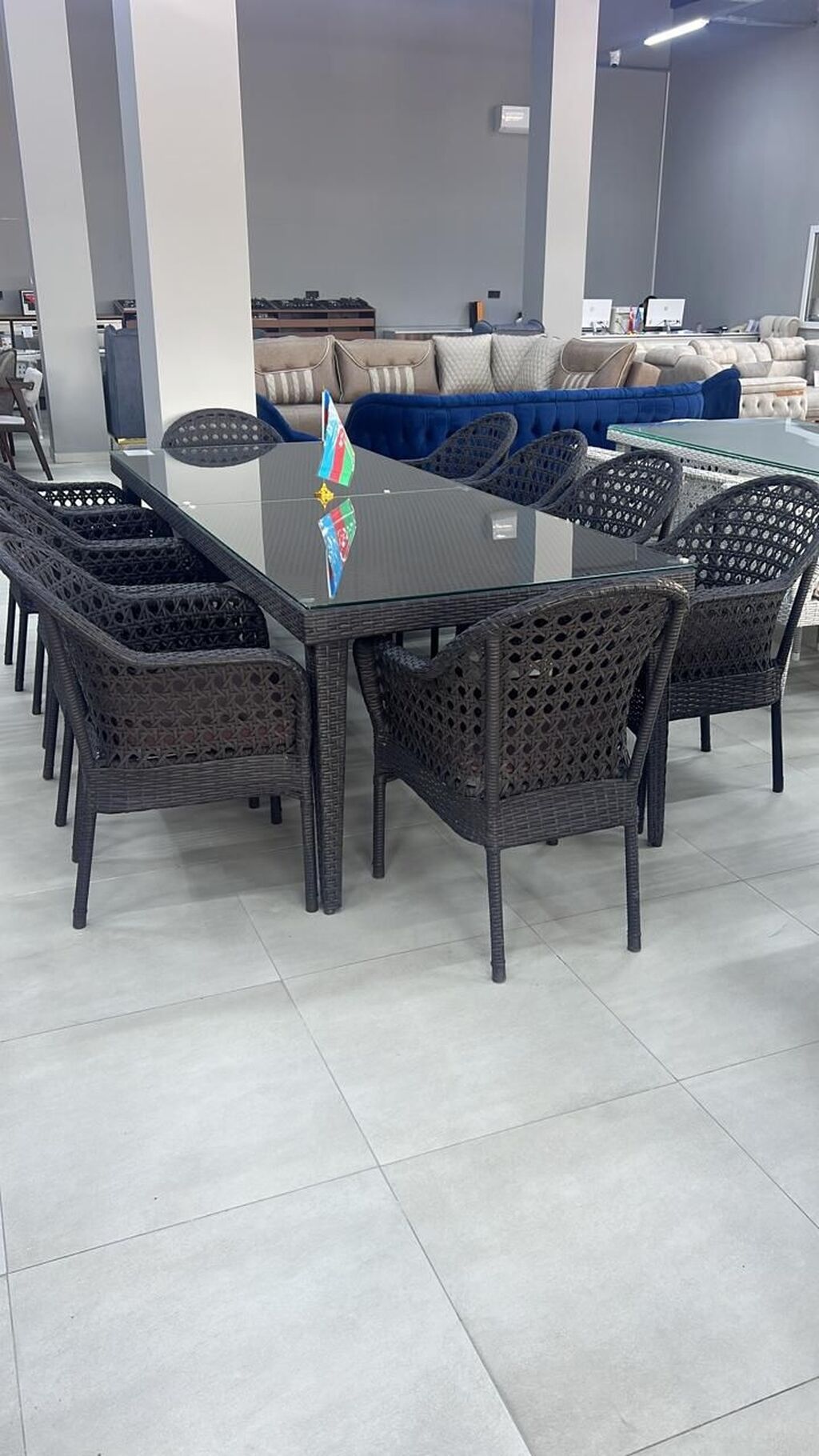 Heyət üçün hesirden masa desti. 1000azn. 10 stulla. İdeal