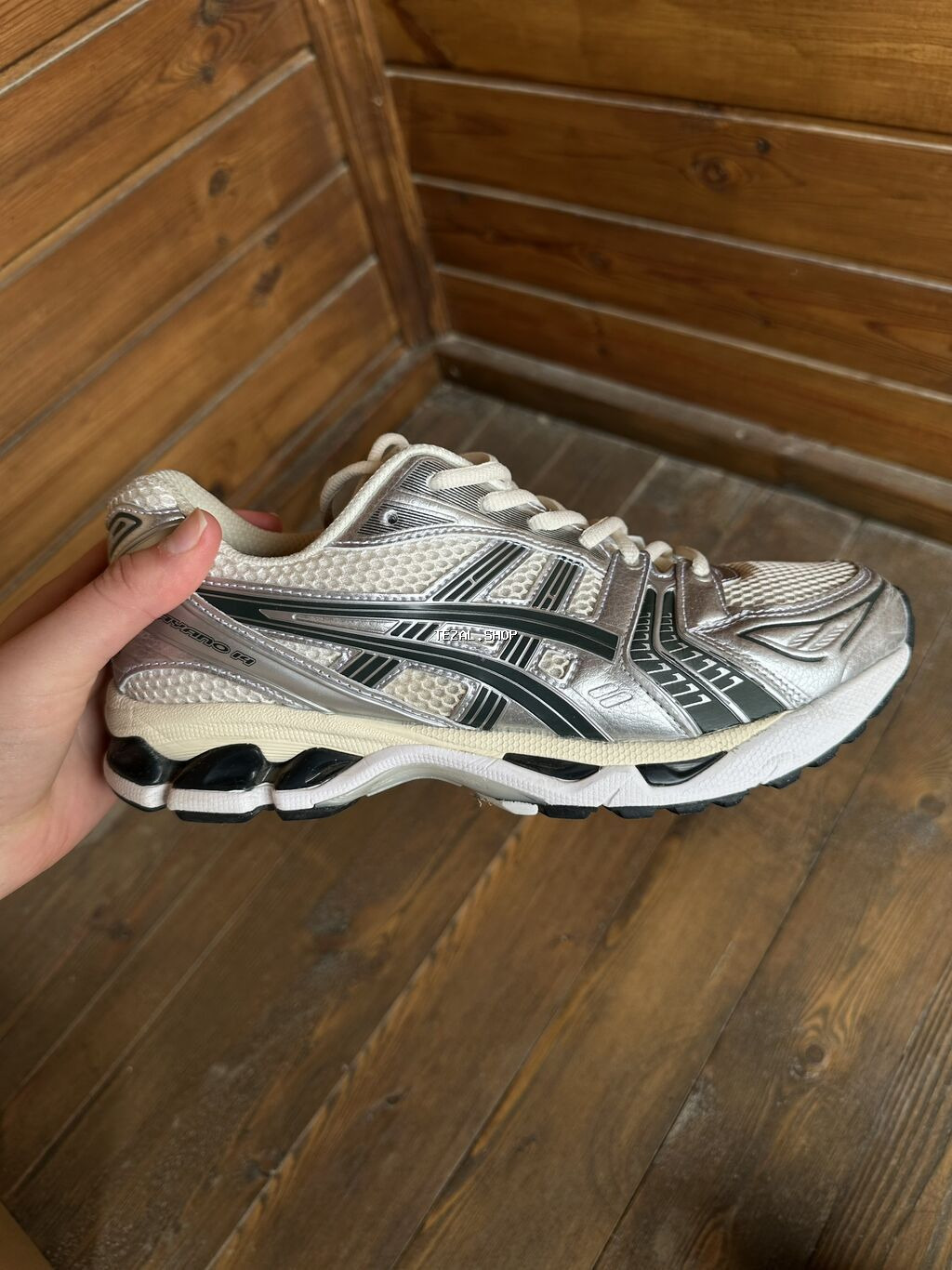 ASICS GEL KAYANO-14

Yeni və gutulu (2-3 dəfə geyinilib) - şəkil 2