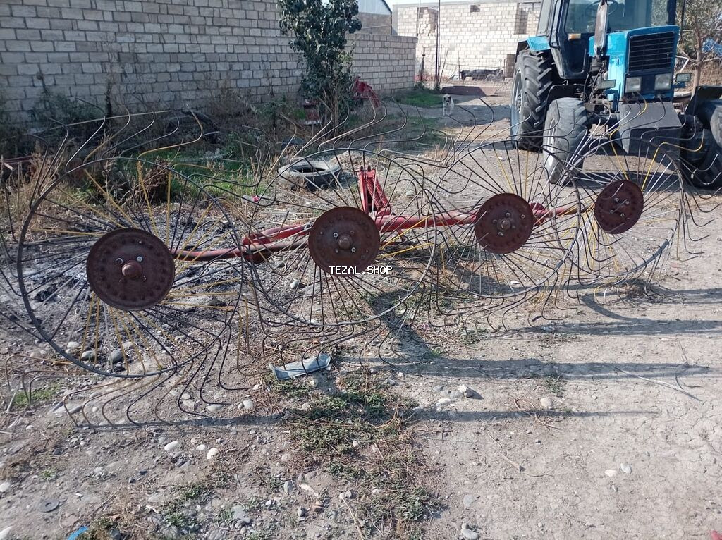 Məhsul: Belarus traktoru və ot texnikası komplekti Təsvir: - Belarus