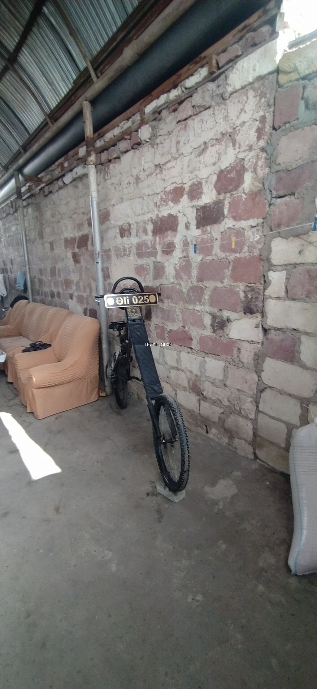 Ön təkəri böyük, arxa hissəsi xüsusi konstruksiyalı - şəkil 3