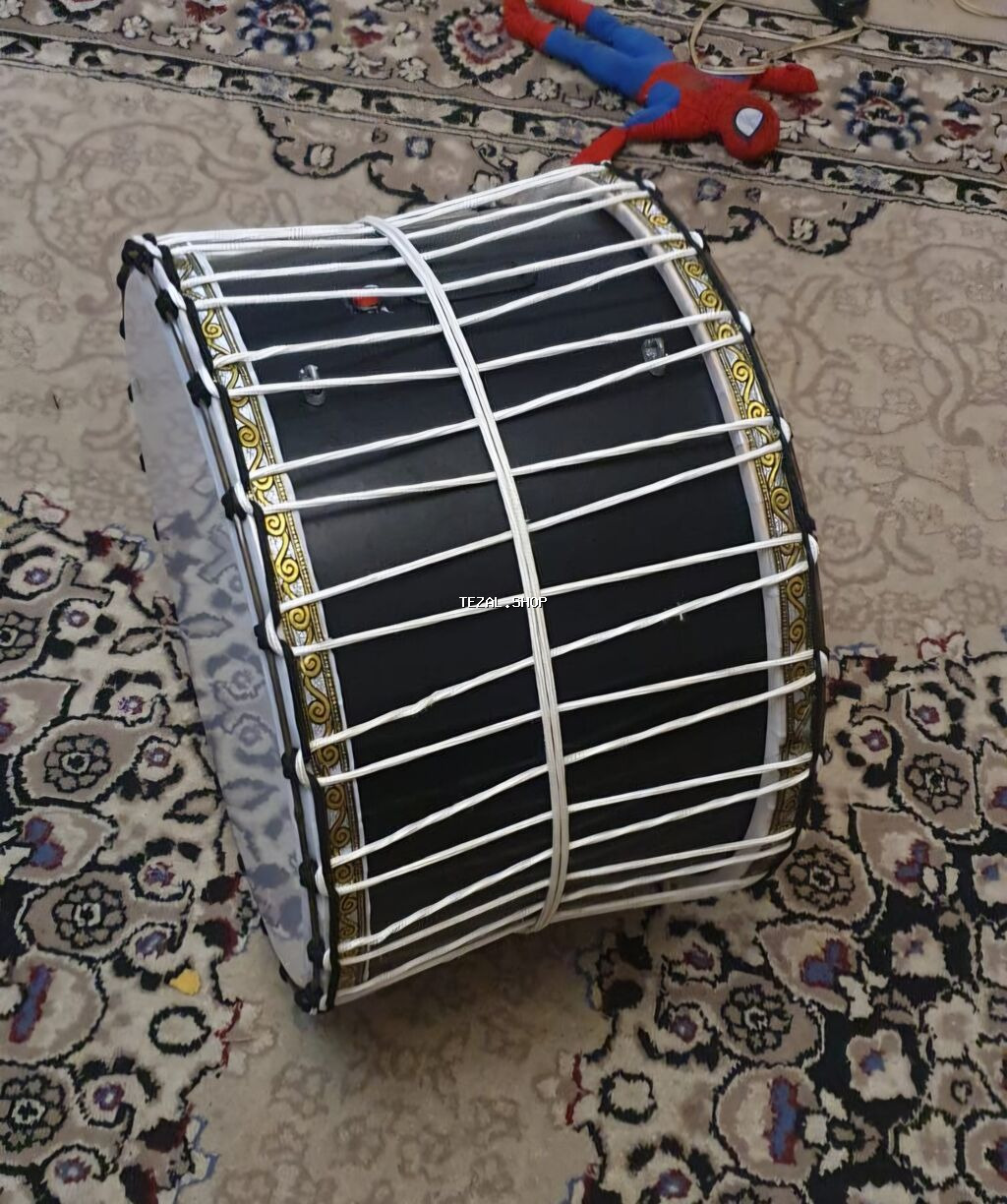 Nəfəsli-örtüklü nağara (dəf) - Korpus: klassik silindrik forma, tünd