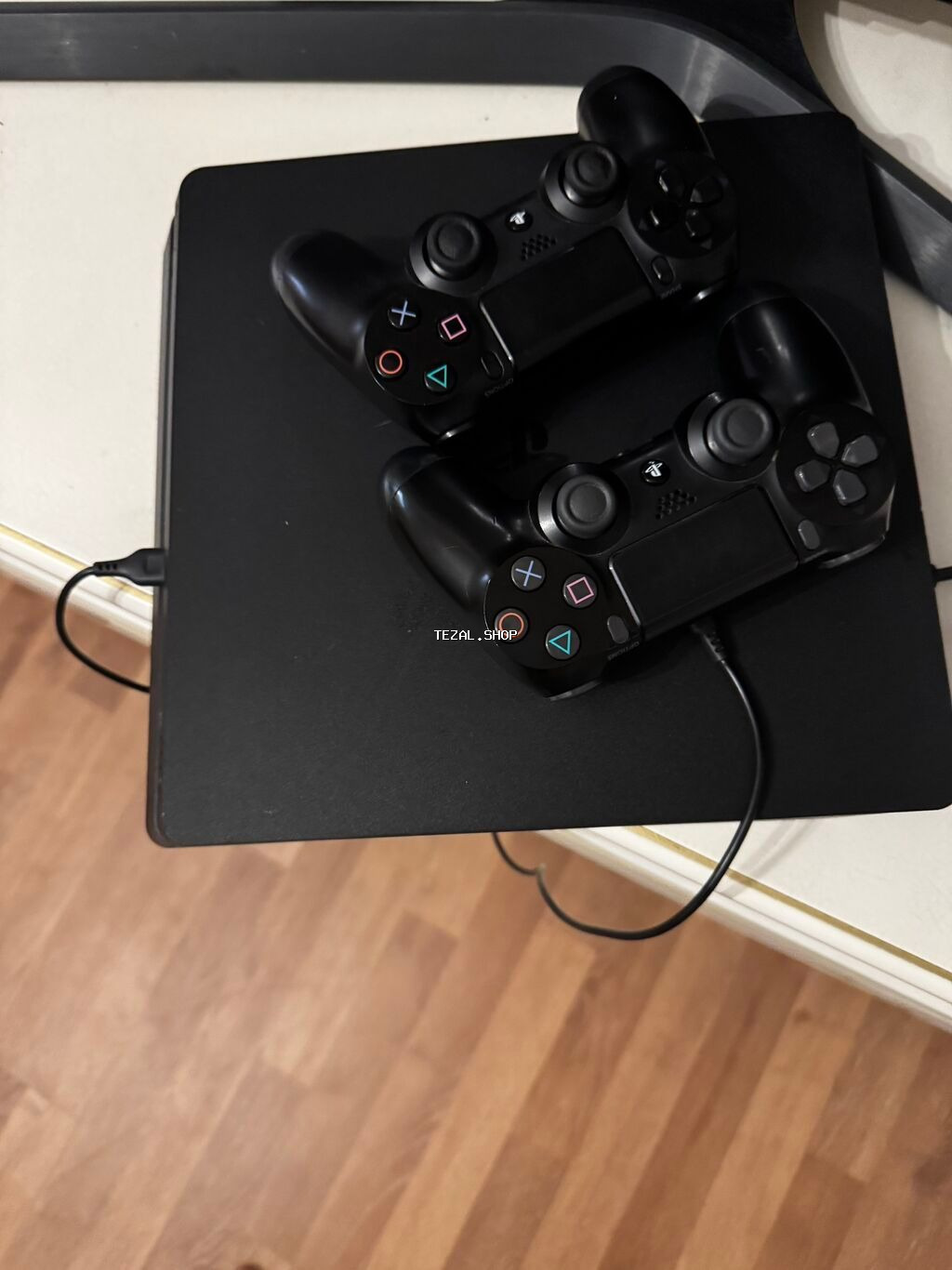 Playstation 4 500 gb satılır temirde olmuyub az istifade olunub elave