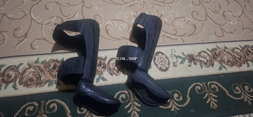 Məhsul: Venum baldır və ayaqüstü qoruyucuları (shin guard + instep)
