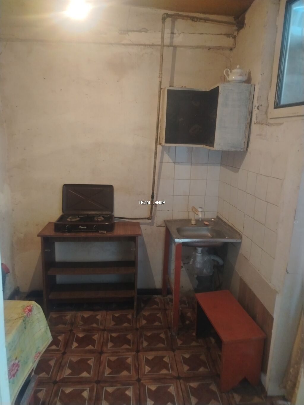 Kirayə üçün sadə, mebellə təchiz olunmuş otaq Təsvir: - 1 otaq: 1