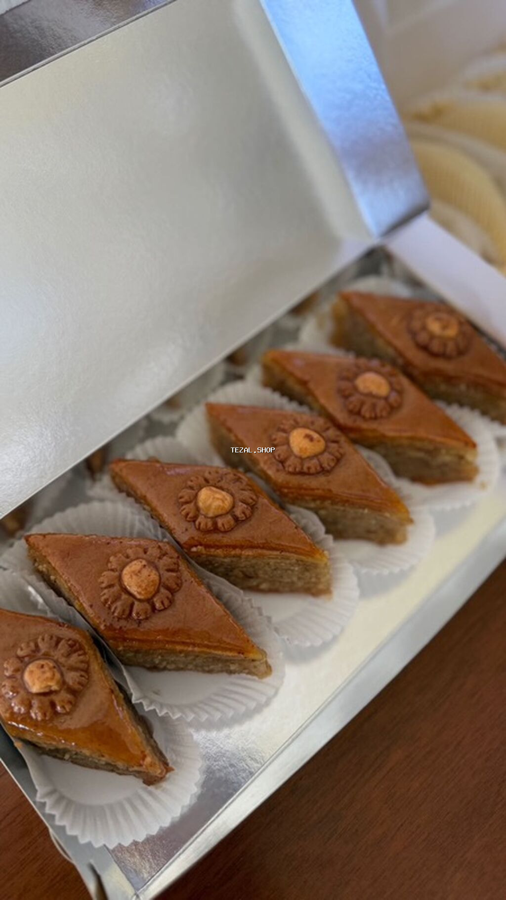 Milli şirniyyatlar – əl işi - Qat-qat badambura və şəkərbura: xəmiri - şəkil 4