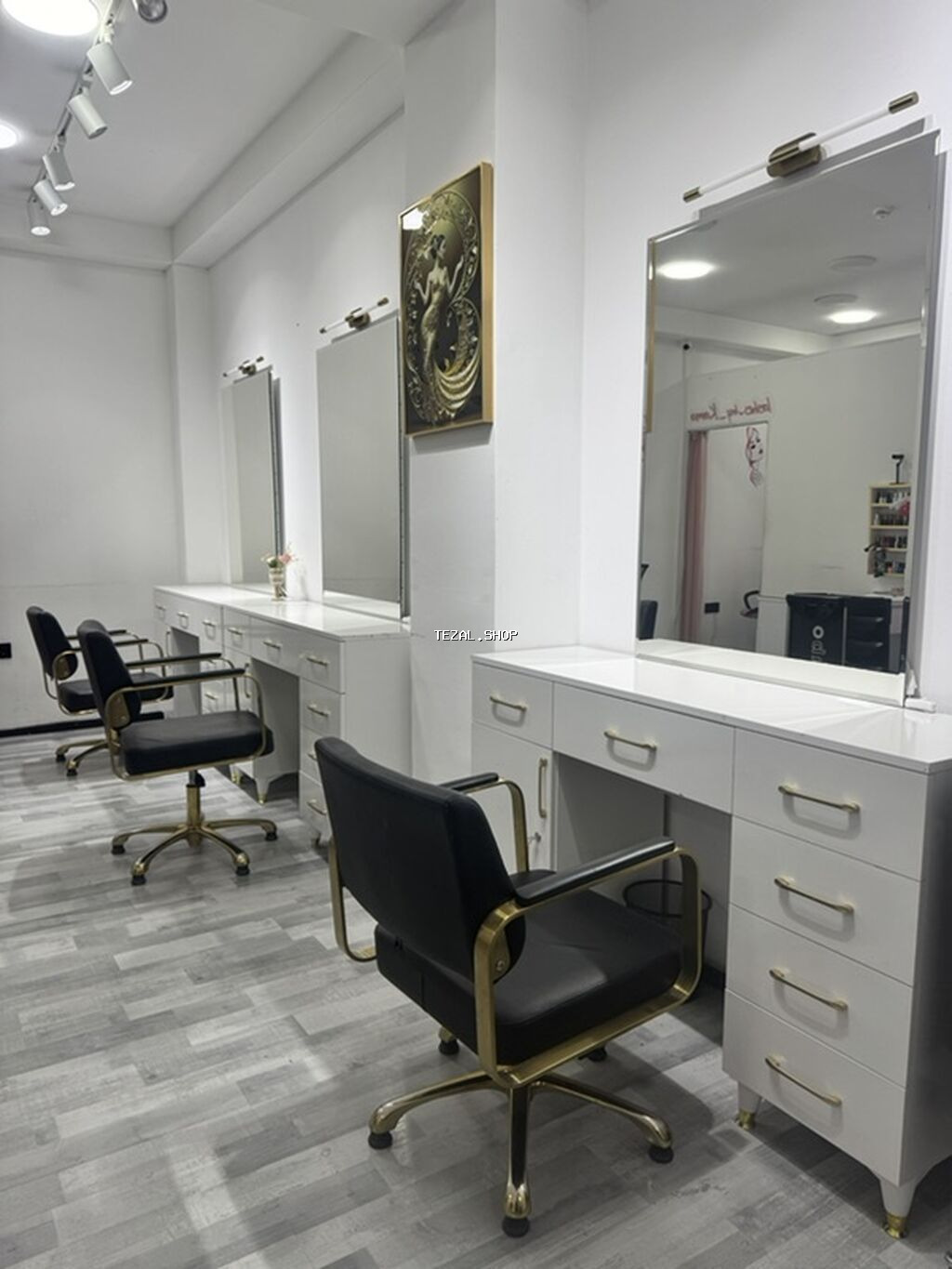 Makiyaj üçün masa, Güzgülü