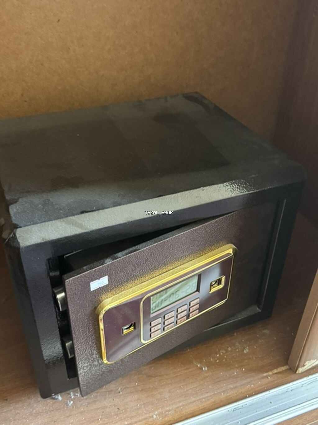 Elektron rəqəmsal seyf Ağırlığı 40 kiloqram - Material: qalın polad