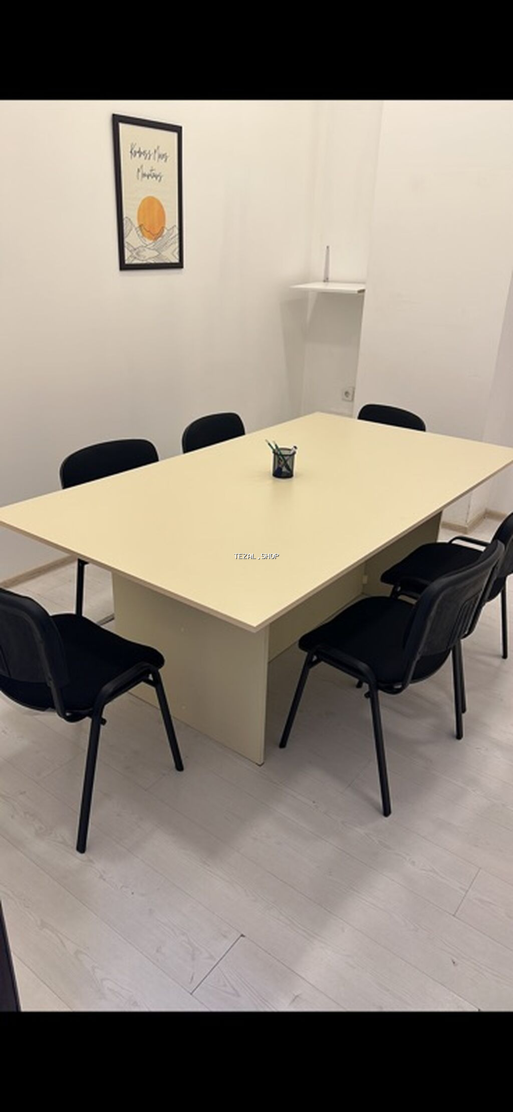 Dördbucaq masa, Siyirməsiz, Laminat