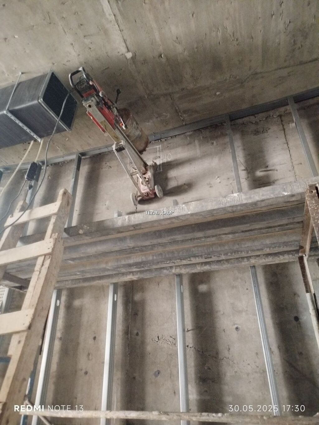 #Betonkesme #betondeşmə Beton kubik kərpic - dən kəsim deşim - şəkil 2