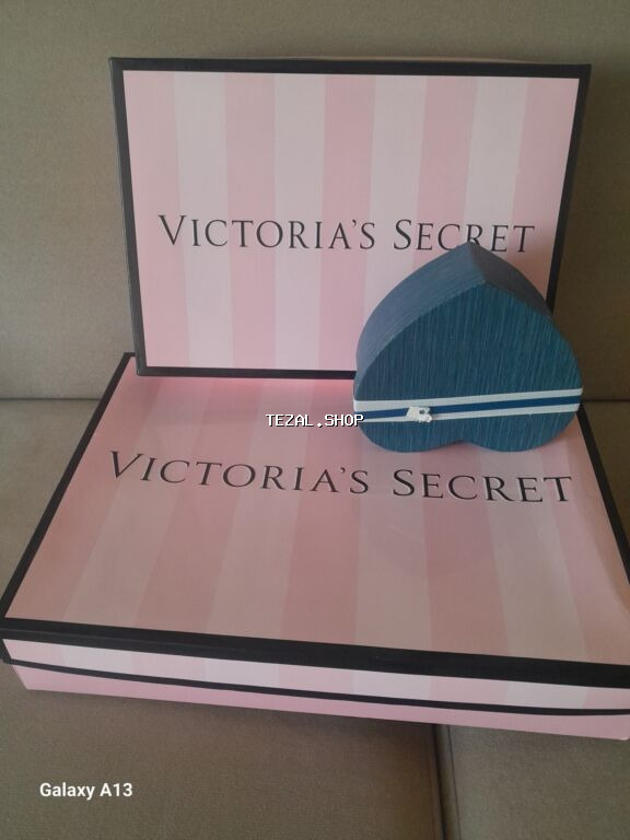Victory Secret 2 eded ürek formasında 3 eded hediyye qutusu.hamsi 12