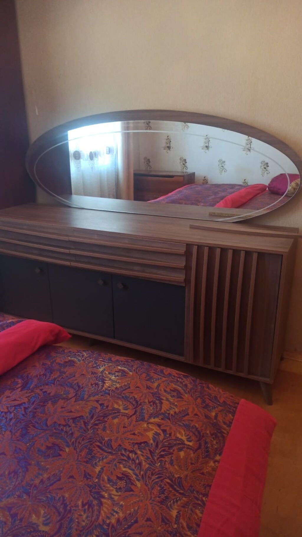 Mebel dəsti – konsol güzgü ilə + vitrİN şkaf - Üslub: müasir, ağac