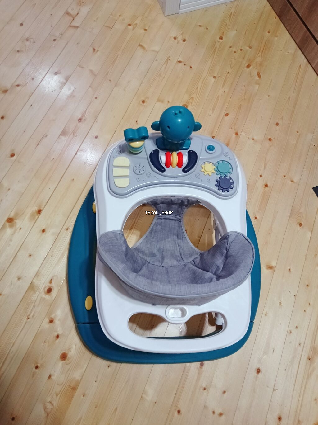 25 manata satılır ikisi birlikdə 65 manat manej 15 manatda üzmə shar