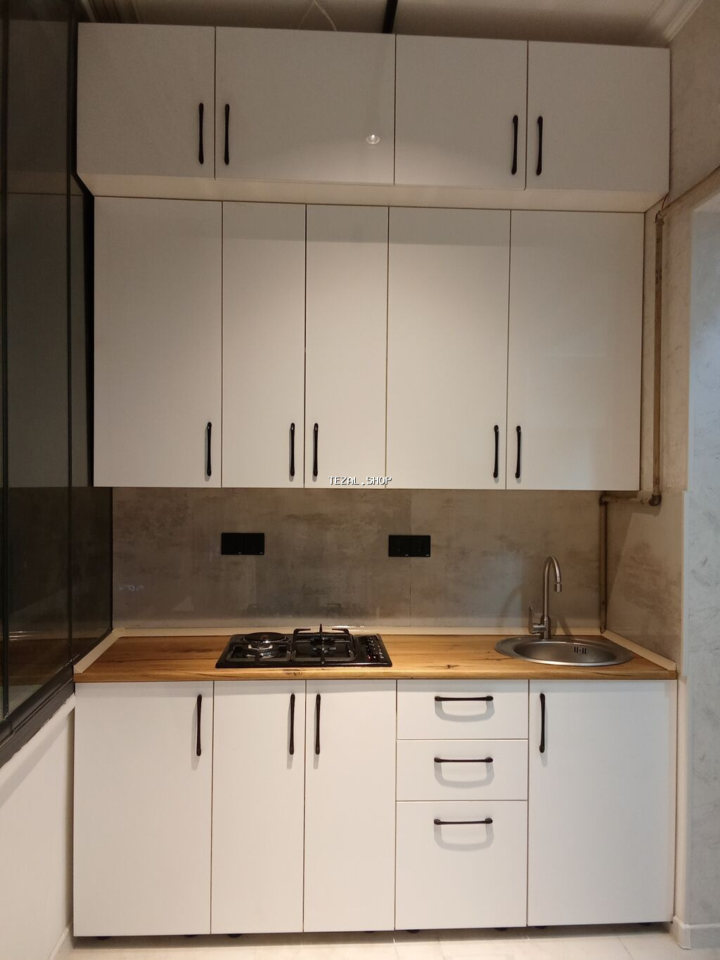 Ağ rəngli, kompakt mətbəx mebeli dəsti - Üst və alt bölmələrdən - şəkil 3