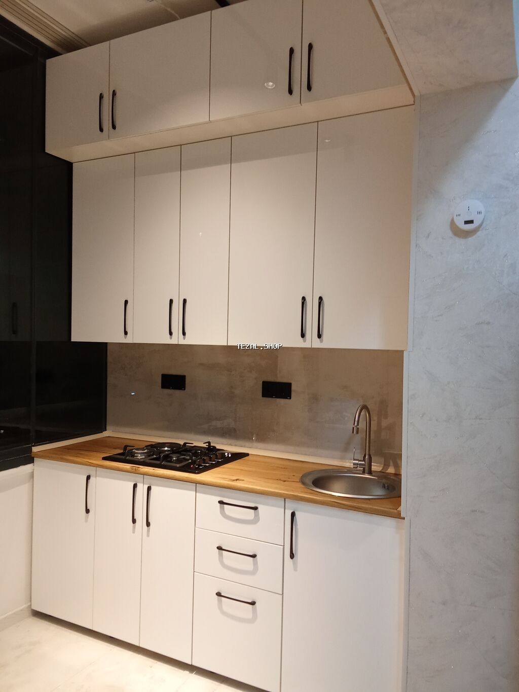 Ağ rəngli, kompakt mətbəx mebeli dəsti - Üst və alt bölmələrdən - şəkil 4