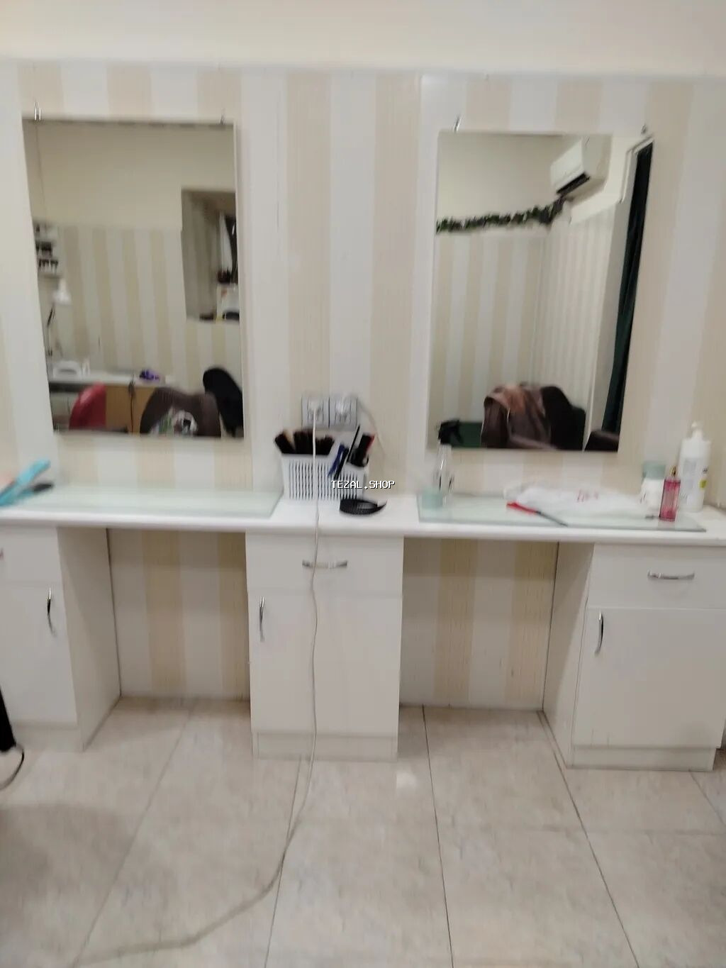 Gözəllik salonu üçün iki postlu vizaj/saç ustası masası dəsti - İki