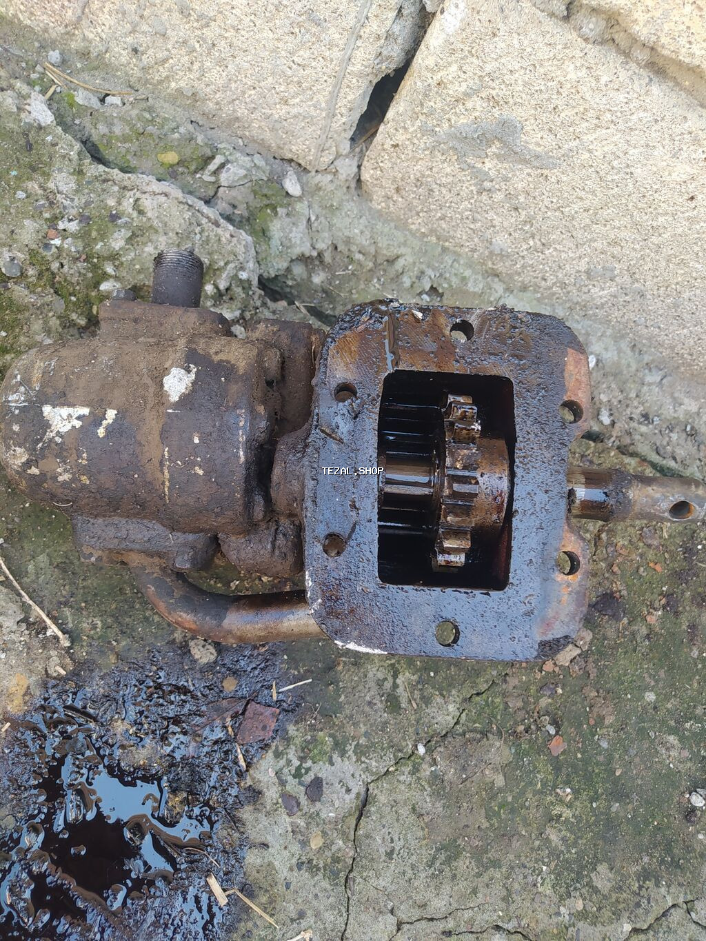 Məhsul:zil 130 razdatka ense Mexaniki yağ nasosu (dişli tip) Təsvir