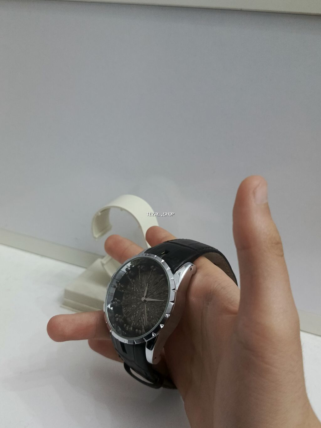 Kişi qol saatı – klassik dizayn - Qara rəngli dəri kəmər, toxumalı