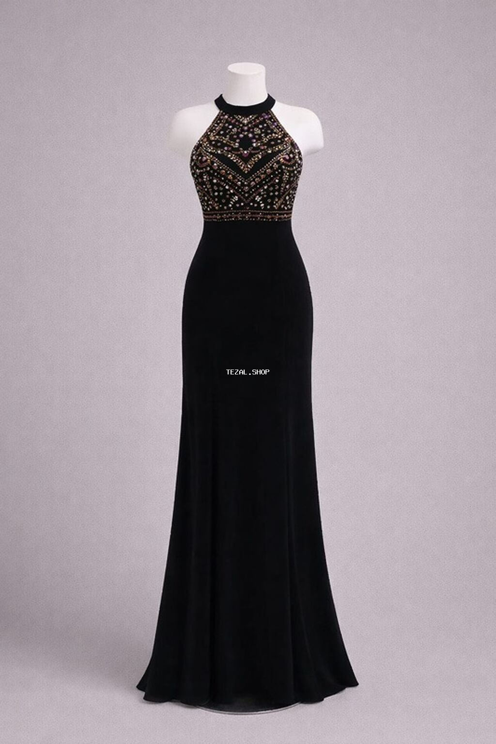 Razmer-M Zərif axşam geyimi – uzun, qara rəngdə. Yuxarı hissəsi halter