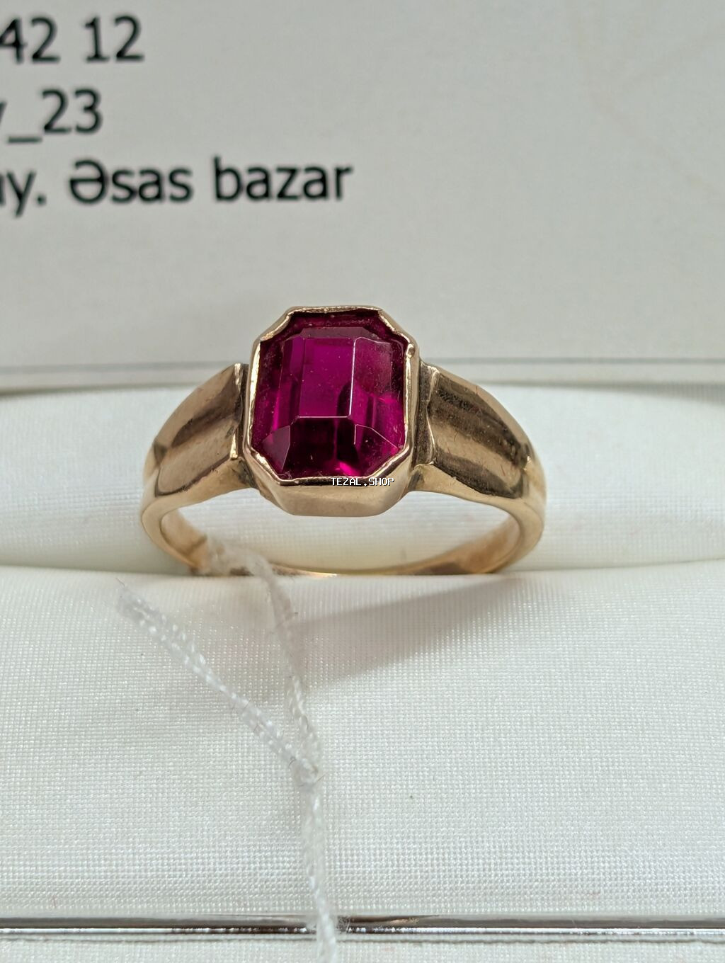 Üzük, Sarı qızıl, Yaqut - şəkil 3